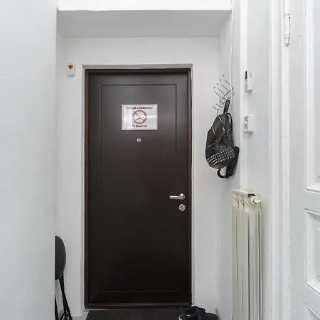 Comfortable In The Very Center Of Apartment *